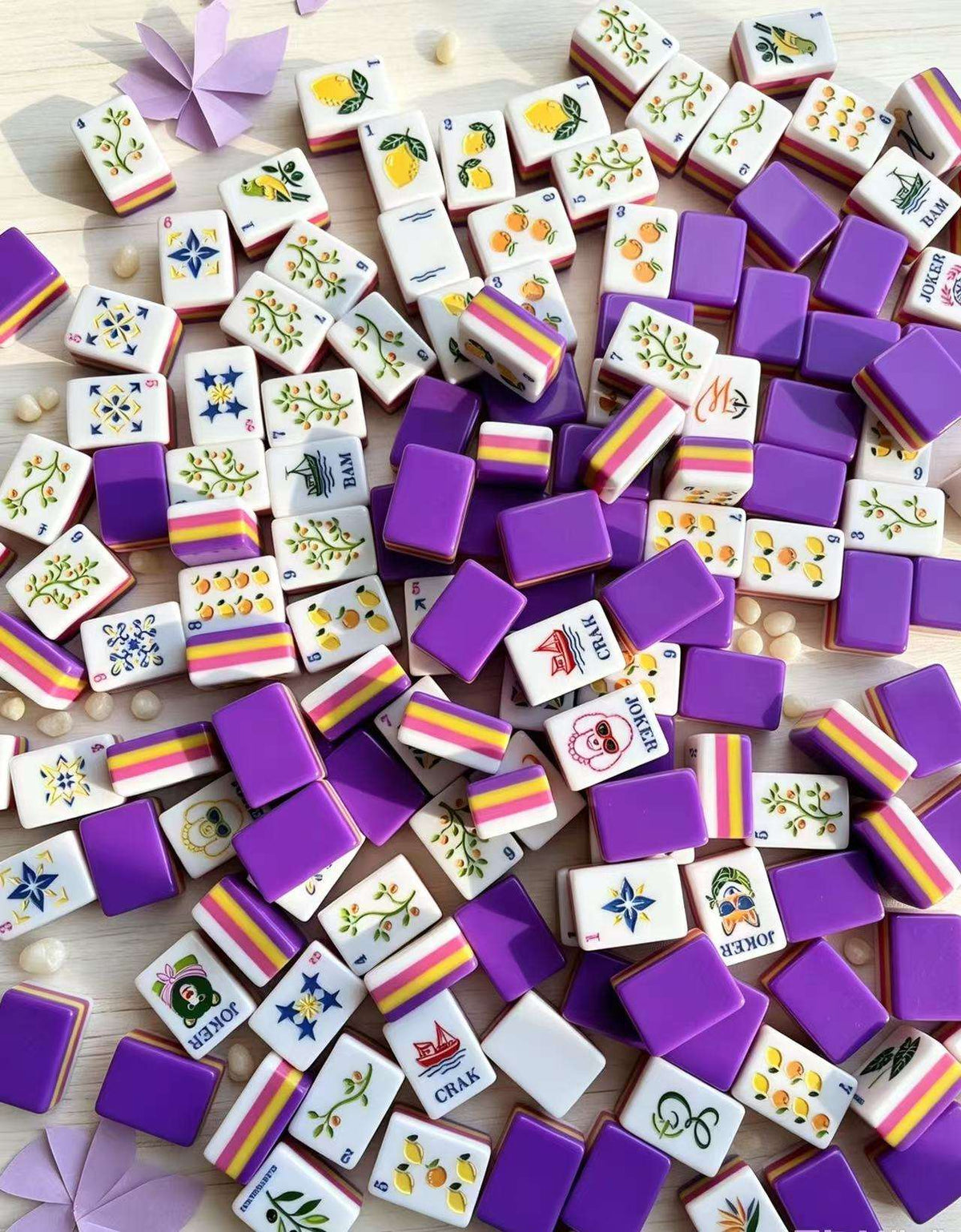Violet Lemon acrylic American mahjong close-up lemon dots and jokers — sunglass animal face detail, Mahjong Loft