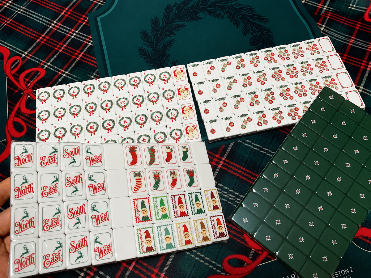 Snowflake Hearth Acrylic American Mahjong Tile Set | Green Christmas Holiday 160 Tiles